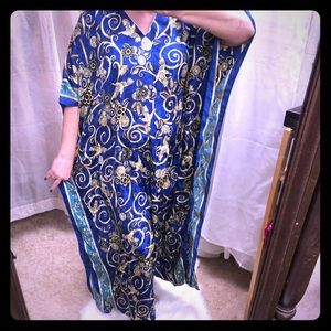 Beautiful one-size-fits-most caftan